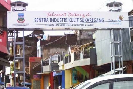 Bertempat di Sentra Industri Kulit Sukaregang Garut