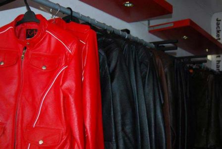 Display Jaket Kulit RA